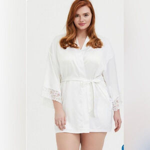 Torrid Bridal Pinup White Satin & Lace Robe